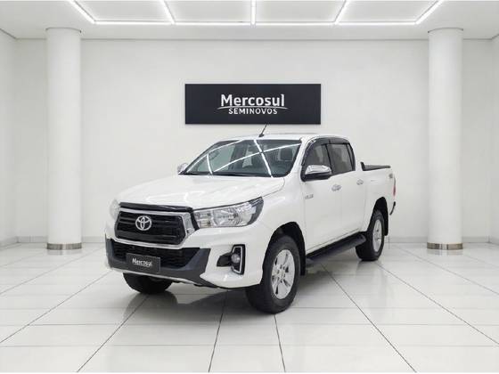 TOYOTA HILUX 2.8 SR 4X4 CD 16V DIESEL 4P AUTOMÁTICO